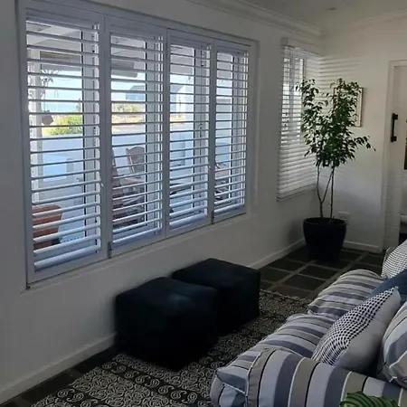 Sun Kiss Beach Cottage Cape Town Exterior photo