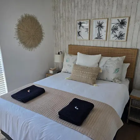 Sun Kiss Beach Cottage Cape Town Room photo